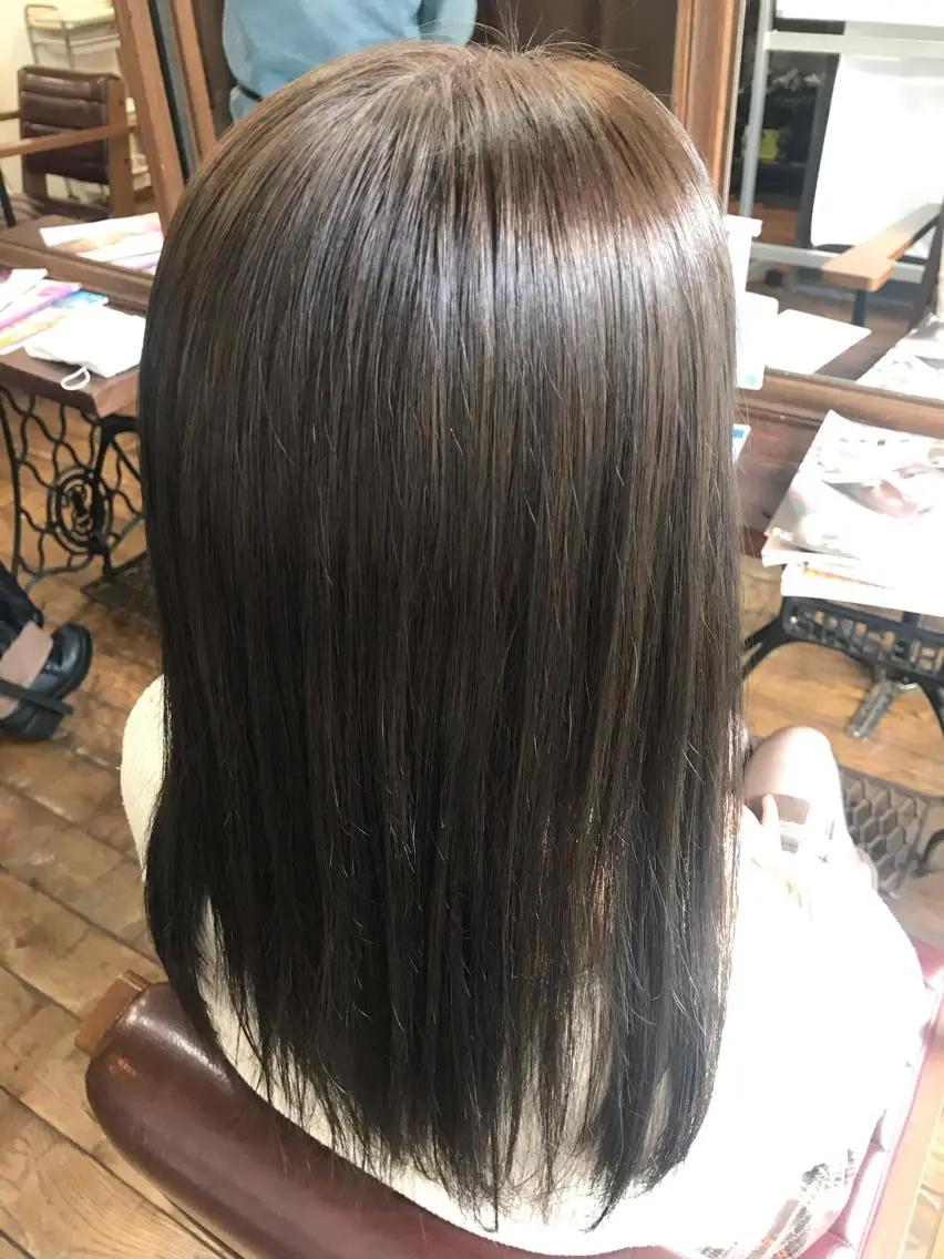 ミディアム カラー 佐々木 千夏のヘアスタイル