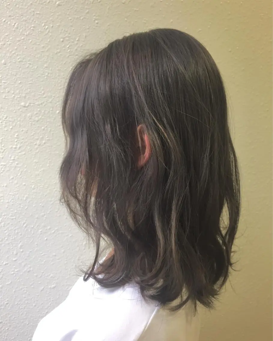 ミディアム カラー クボキ サヤのヘアスタイル