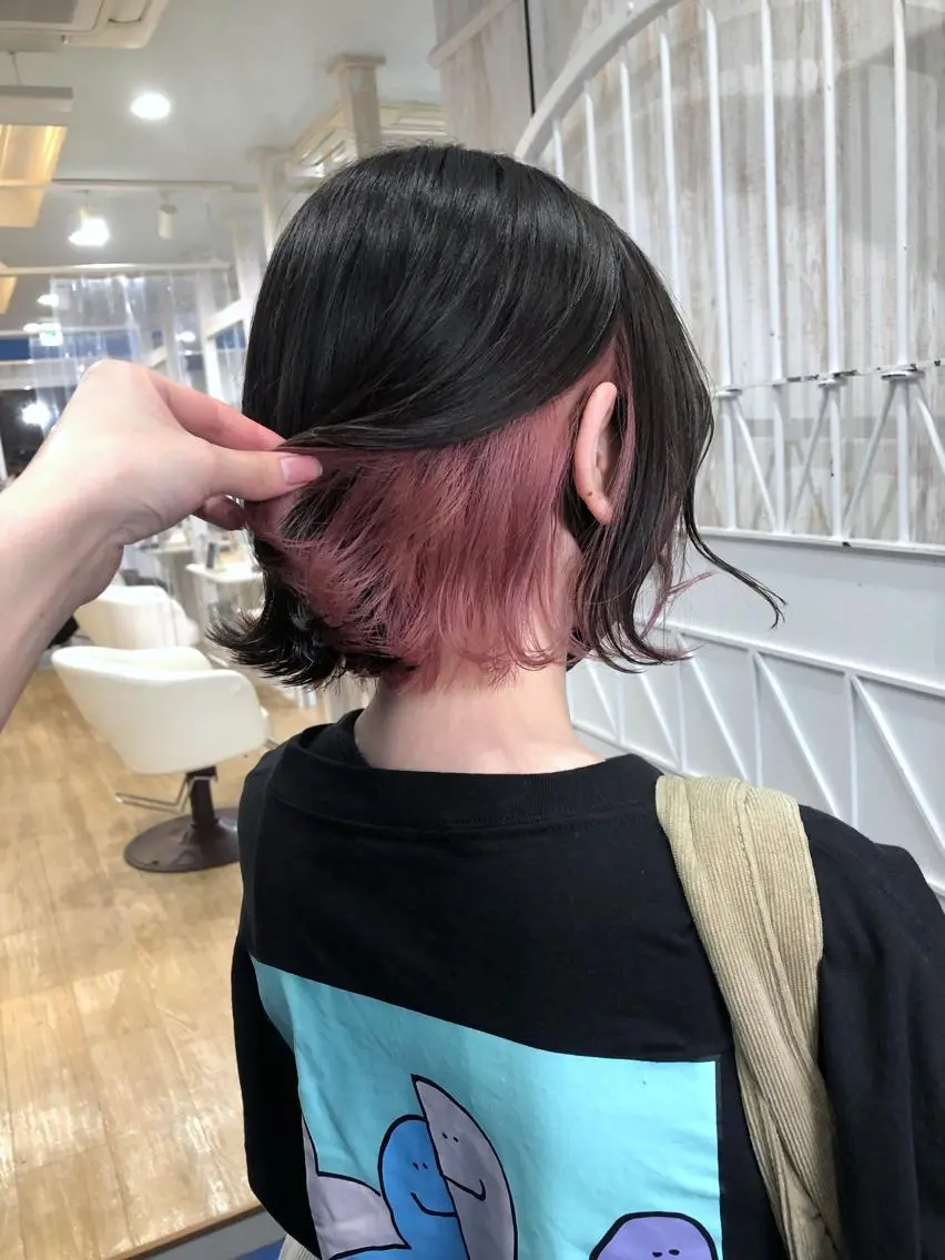カラー white.梅田 デザインカラー🦄のヘアスタイル