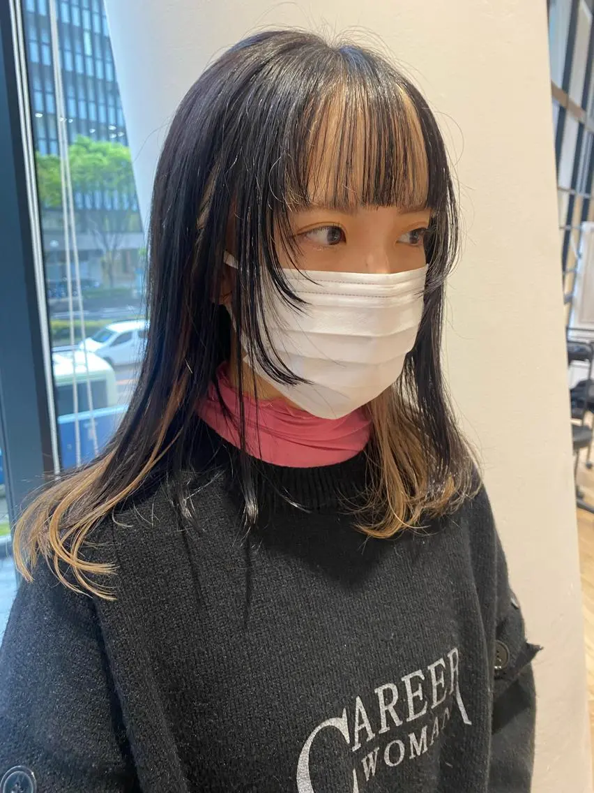 セミロング カラー ブロンド インナーカラー 増井 彩乃のヘアスタイル