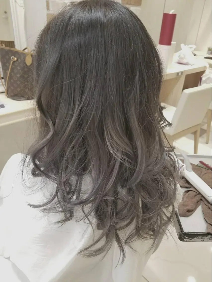 カラー 丸みショートボブ タッセルボブ 吉野のヘアスタイル