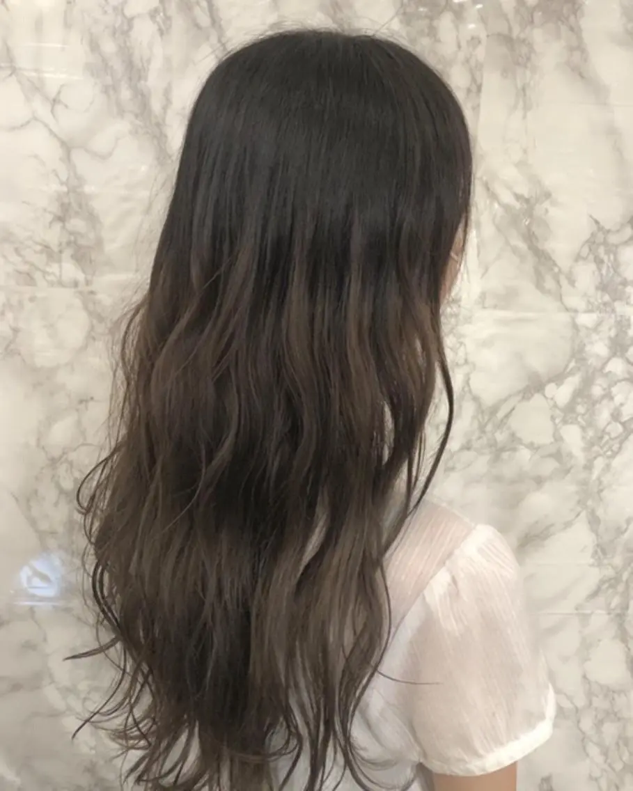 ロング カラー バレイヤージュ グレージュ レイヤーカット 東中野🥇美容室 FLOW東中野店のヘアスタイル