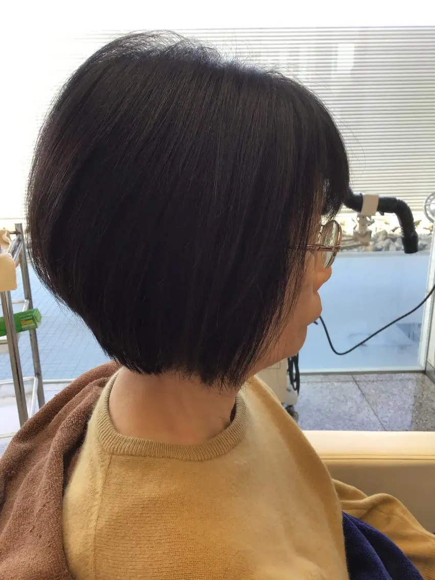 パーマ 伊藤 桃のヘアスタイル