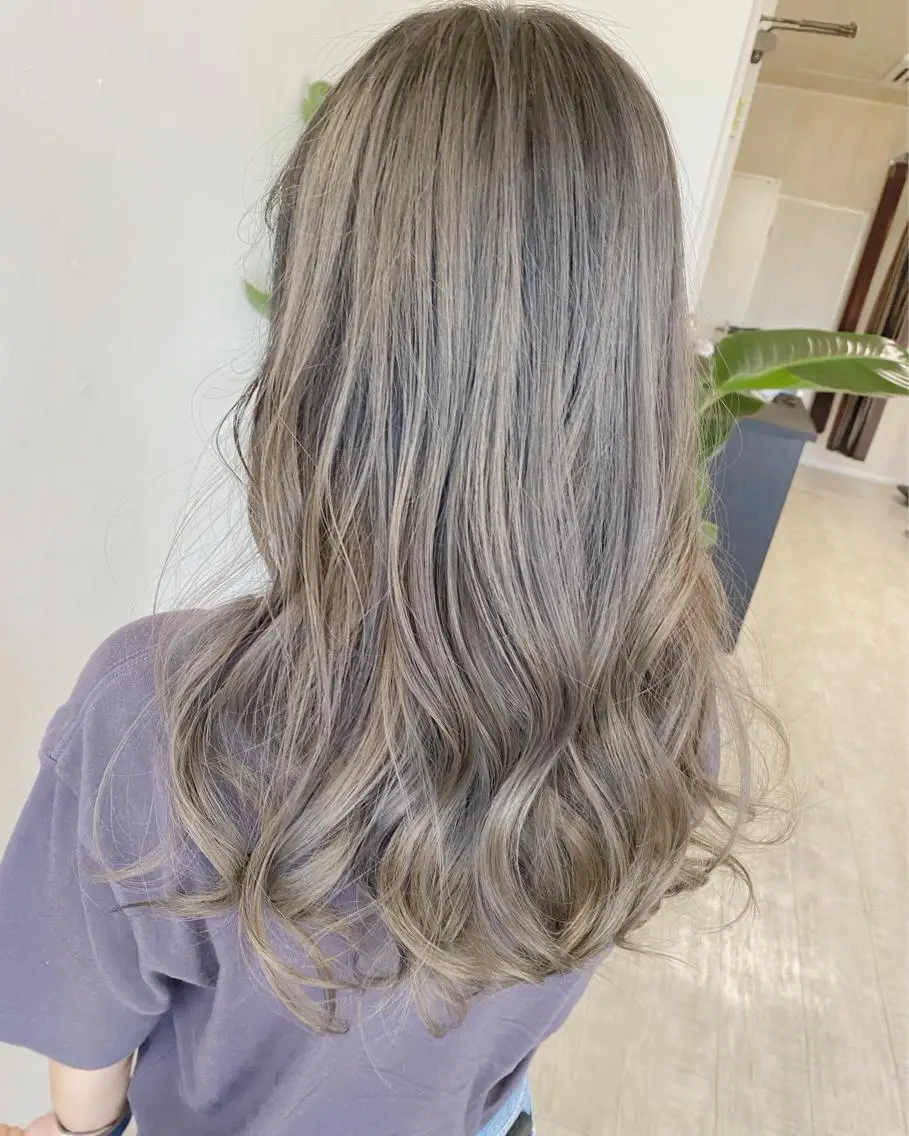 セミロング ヘアカラー 🔥金山 諒平🔥のヘアスタイル