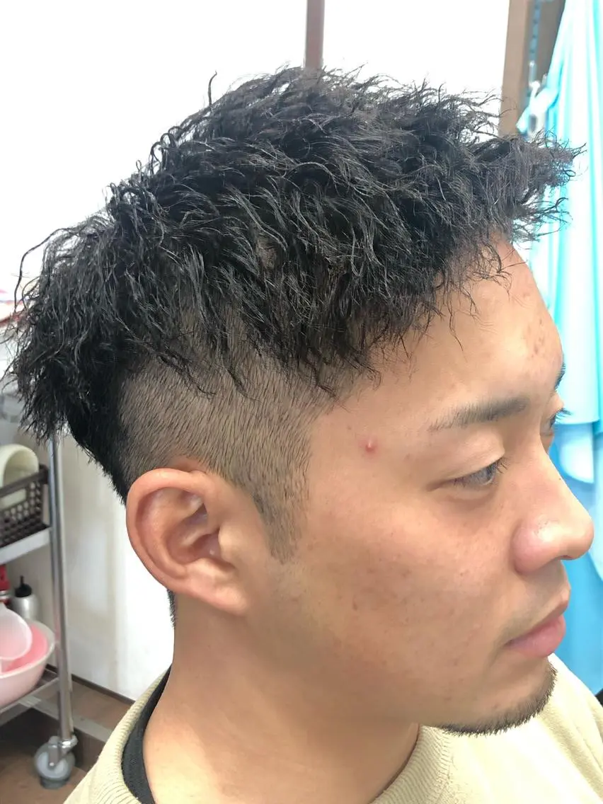 ミディアム パーマ カット パーマ 【メンズ専属スタイリ スト】奥村 篤史のヘアスタイル