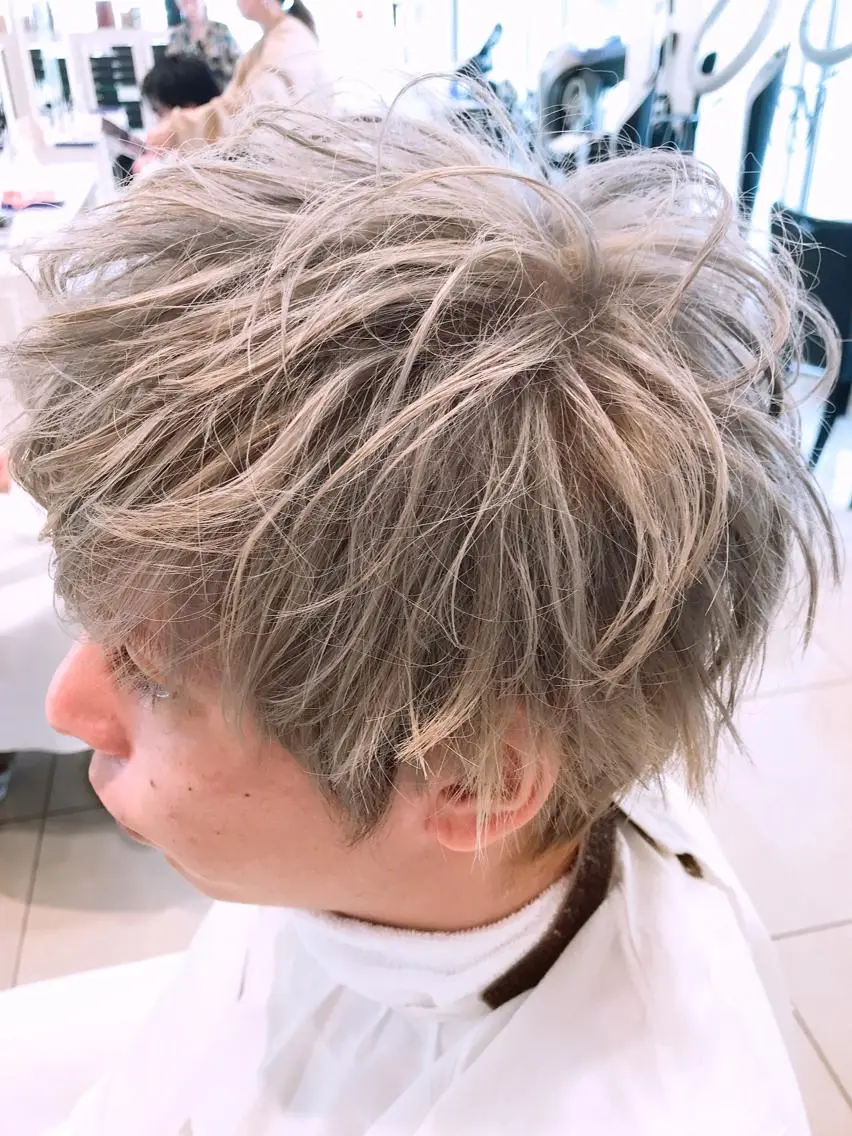 カラー ヘアアレンジ メンズ ヘアカラー トリートメント 店長 大方康暉のヘアスタイル