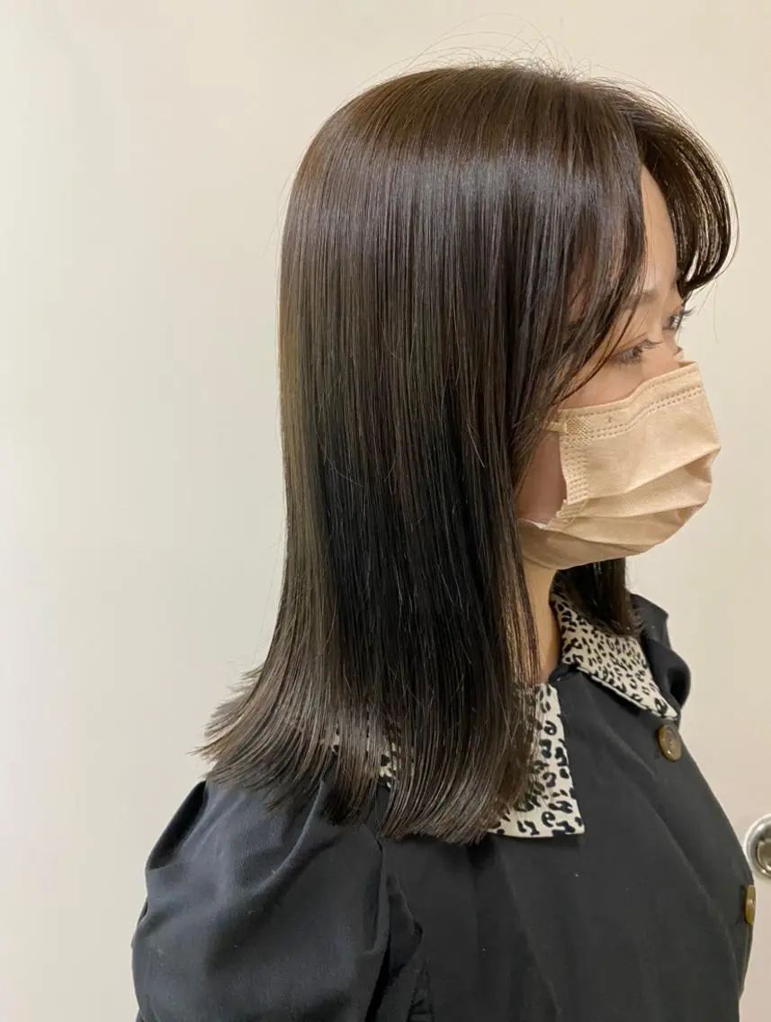 セミロング カラー ベージュカラー🐑 レイヤー🤎塚原優芽のヘアスタイル