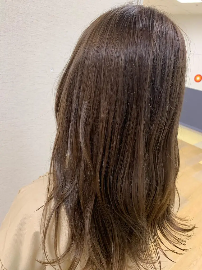 ロング カラー ベージュカラー ブリーチ 高橋友里亜 /フリーランスのヘアスタイル
