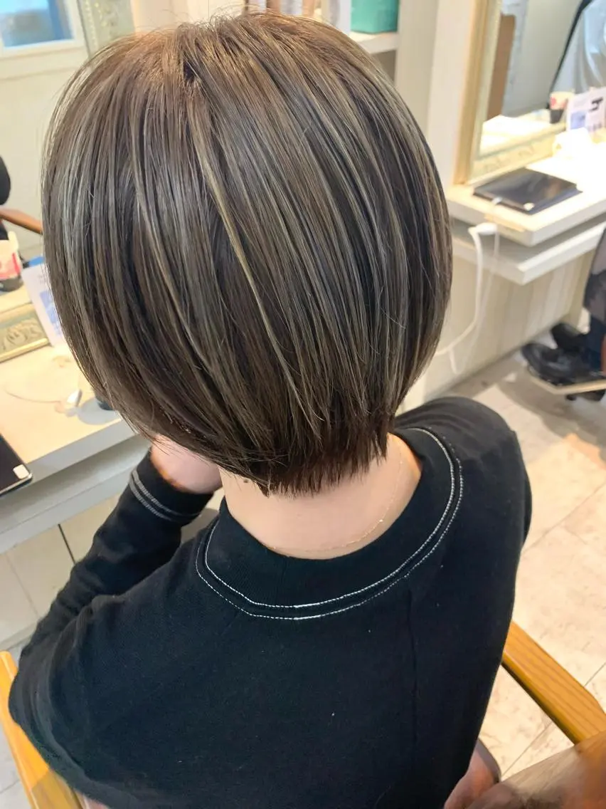 ショート ハイライト ショートヘア ヘアカラー ✨ハイトーン✨艶髪 ✨髪質改善✨和田のヘアスタイル