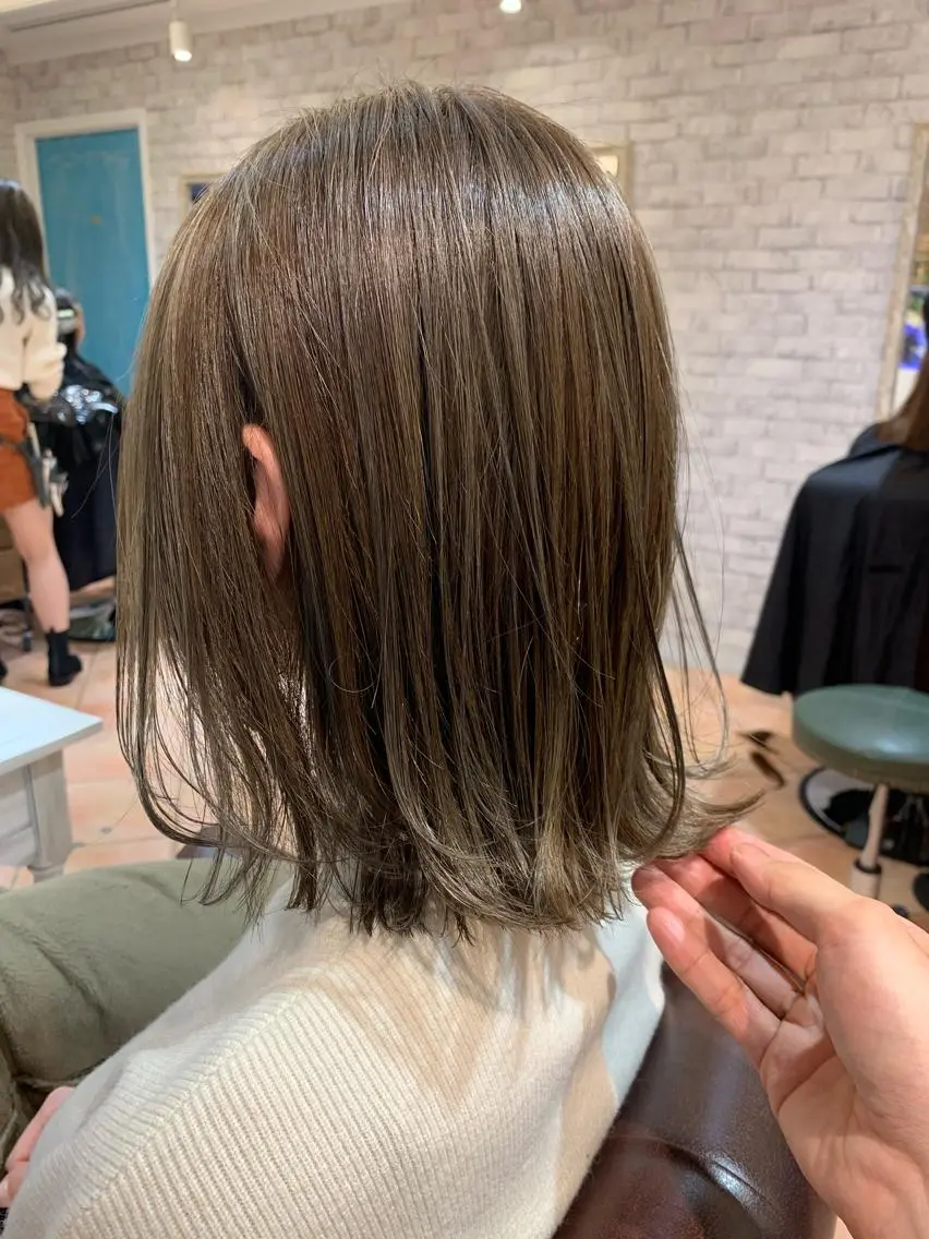ミディアム カラー ヘアアレンジ グレージュ ✨艶髪✨透明感✨ 山内大樹のヘアスタイル