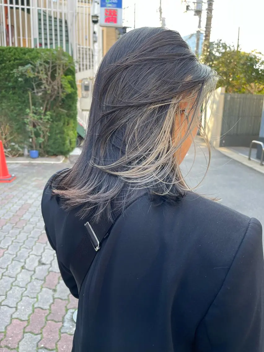 ミディアム カラー ベージュカラー ホワイトベージュ 透明感/レイヤー スタイル🤎mamiのヘアスタイル