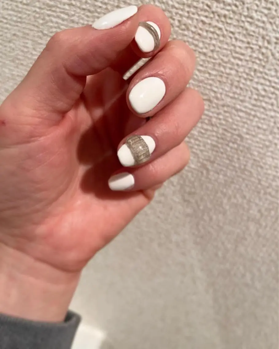 ミディアム ネイル ワンカラーネイル ホワイト RIONnail Yurikaのネイルデザイン