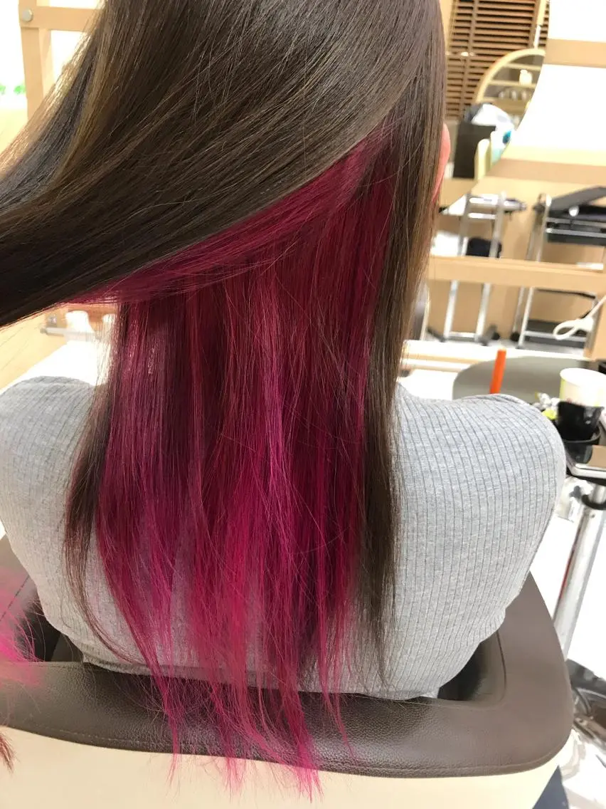 カラー ブリーチ インナーカラー Blossom 橋本のヘアスタイル