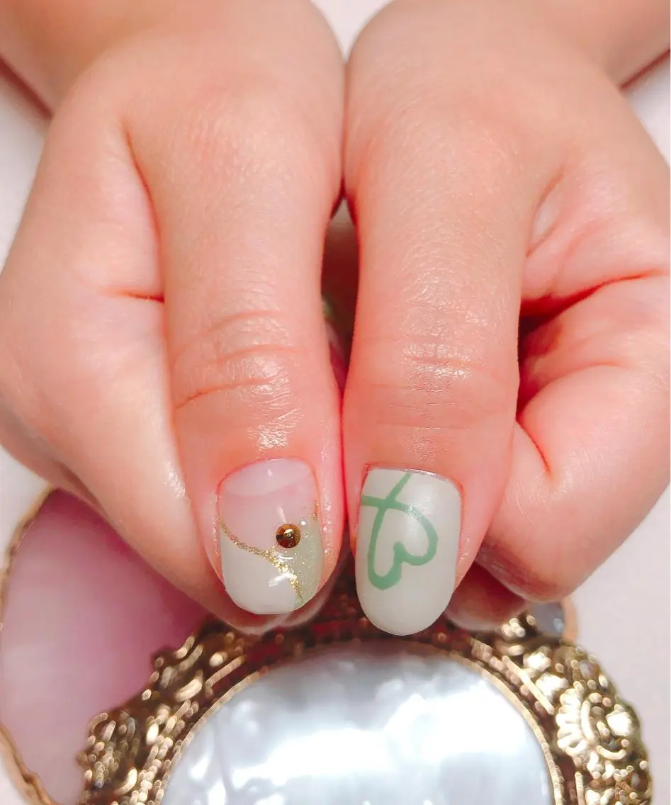 ネイル CROWN プライベートサロンのネイルデザイン