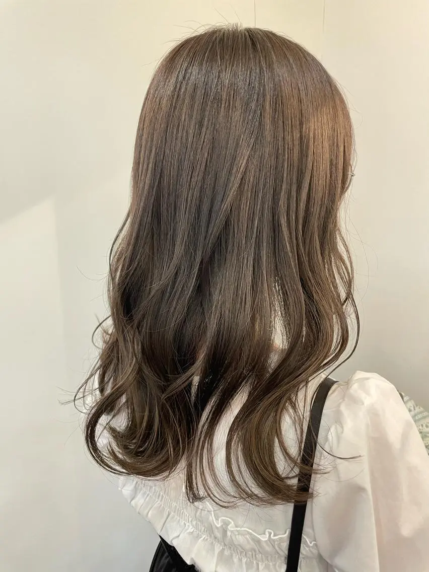 セミロング カラー ベージュカラー ブリーチ 【表参道】Ruri デジタルパーマのヘアスタイル