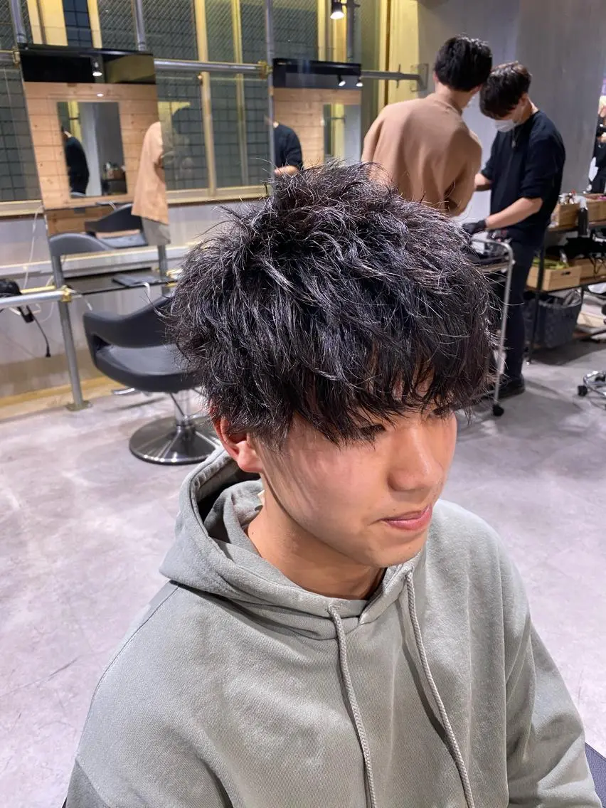 メンズ カット パーマ トリートメント ヘアセット メンズヘア特化 パーマ 縮毛矯正🔷のヘアスタイル
