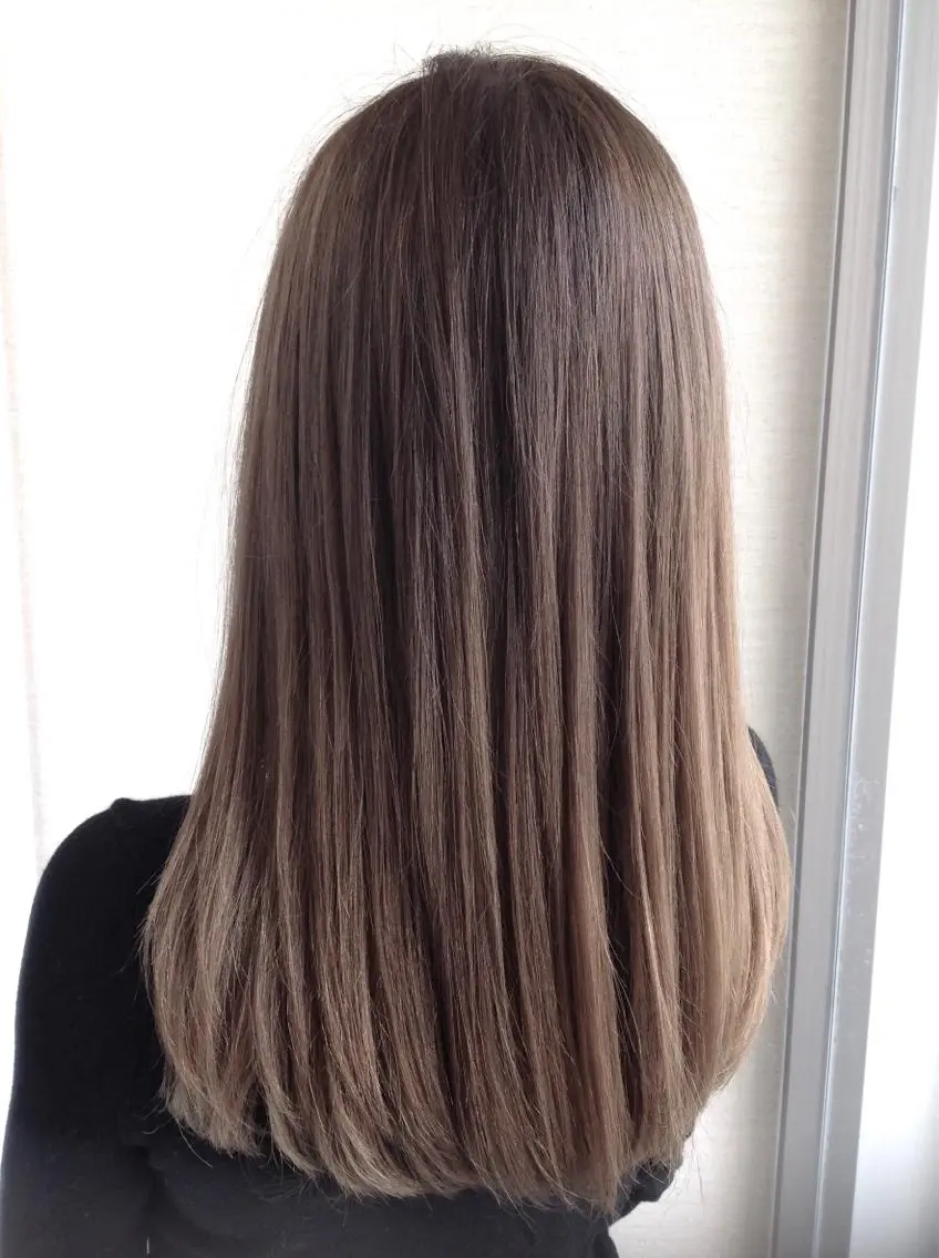 セミロング カラー ベージュカラー 透明感カラー イルミナカラー ヘアカラー 髪質改善縮毛矯正 美容師✂️山崎竜二のヘアスタイル