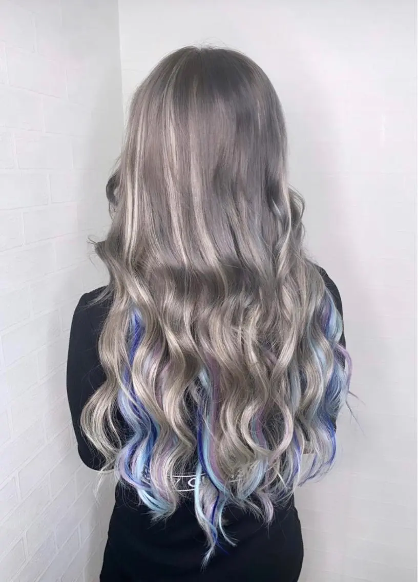 ロング カラー ブリーチ ケアブリーチ エクステ ヘアカラー エクステ 🧠U-topia 西村彩🧠のヘアスタイル