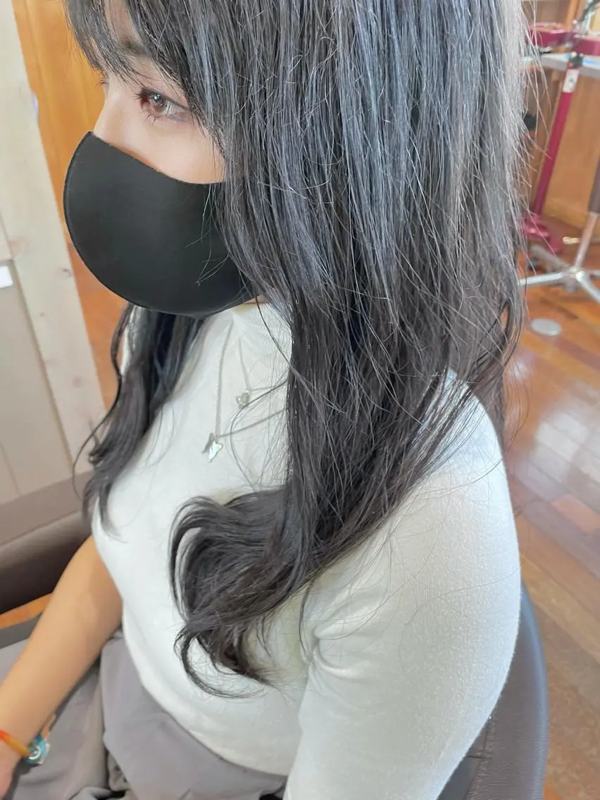 ロング カラー ブリーチ 吉田 浩太郎のヘアスタイル