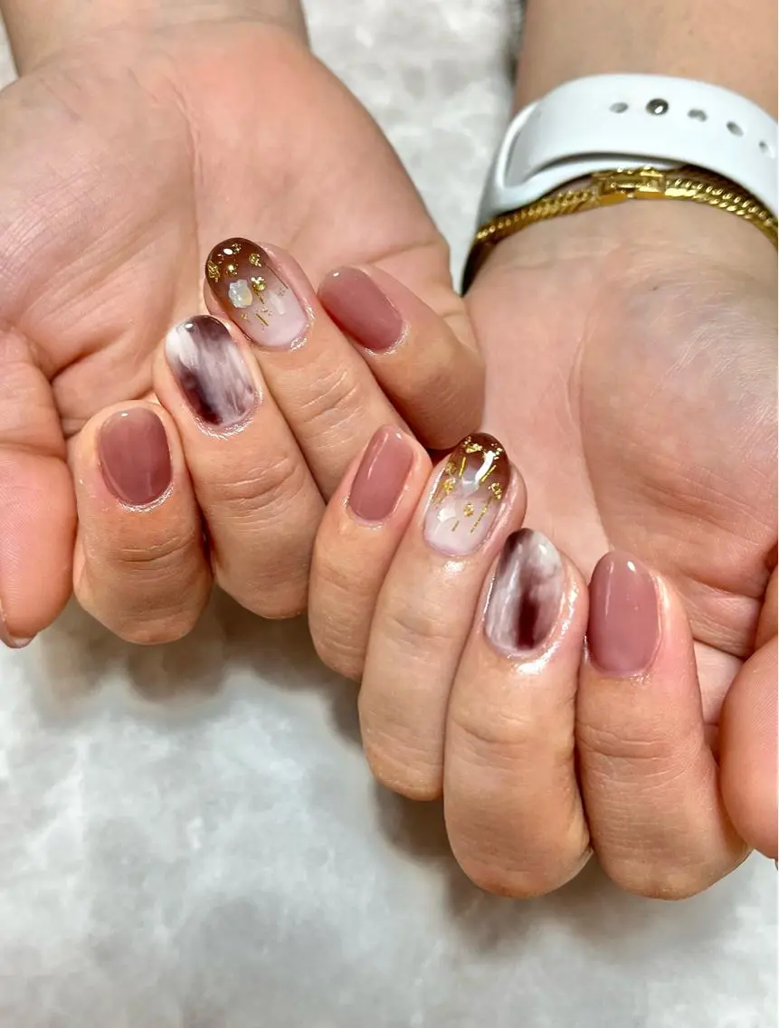 ネイル ジェルネイル キラキラネイル 韓国ネイル オフィスネイル パラジェル nails' it...のネイルデザイン
