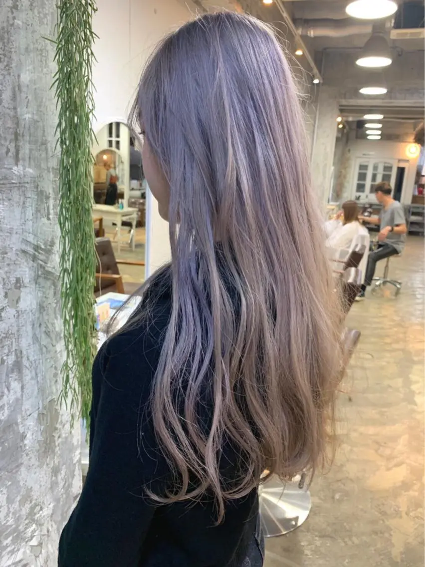 ロング カラー ベージュカラー ブリーチ ラベンダーカラー ラベンダーベージュ Pia ツボイ ケイタのヘアスタイル