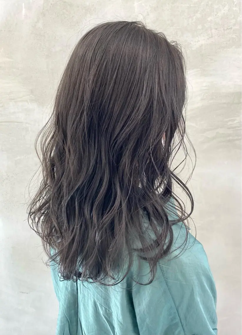セミロング カラー ブリーチ 透明感カラー ブリーチなしカラー シルバー ヘアカラー トリートメント 🫧透明感カラー🫧 OIKAWAのヘアスタイル