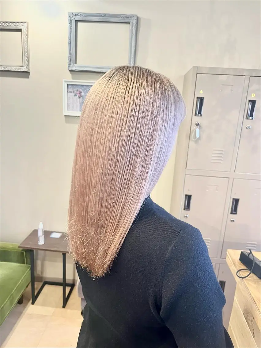 セミロング カラー S.BLOOM 川崎 翔哉のヘアスタイル