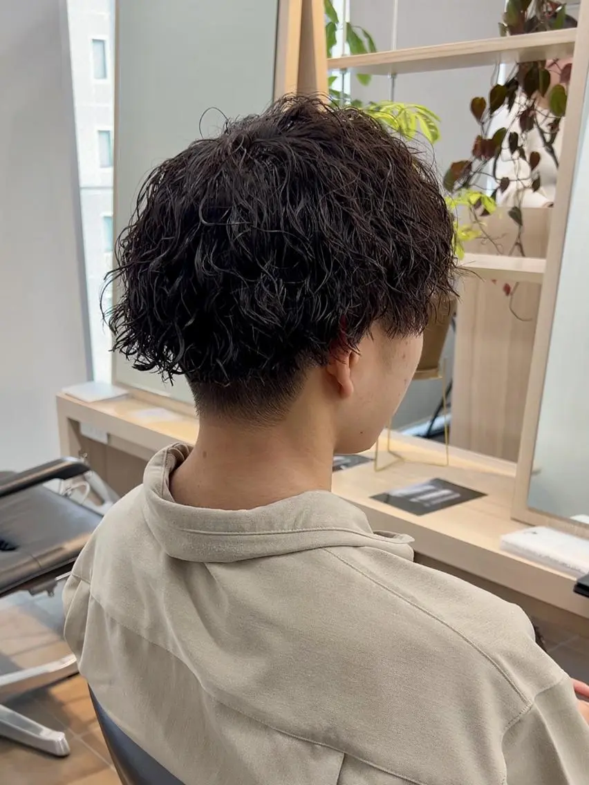 ショート メンズ パーマ センターパート フェザーパーマ マッシュ メンズパーマ メンズショート カット パーマ メンズパーマ/ メンズカット/タクヤのヘアスタイル