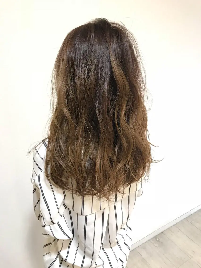 セミロング カラー ベージュカラー イルミナカラー ヘアカラー トリートメント Miru by INCE HAIRのヘアスタイル
