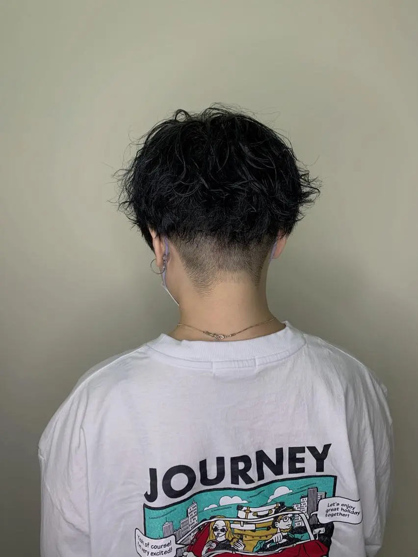 ショート カラー 西村 真実子のヘアスタイル