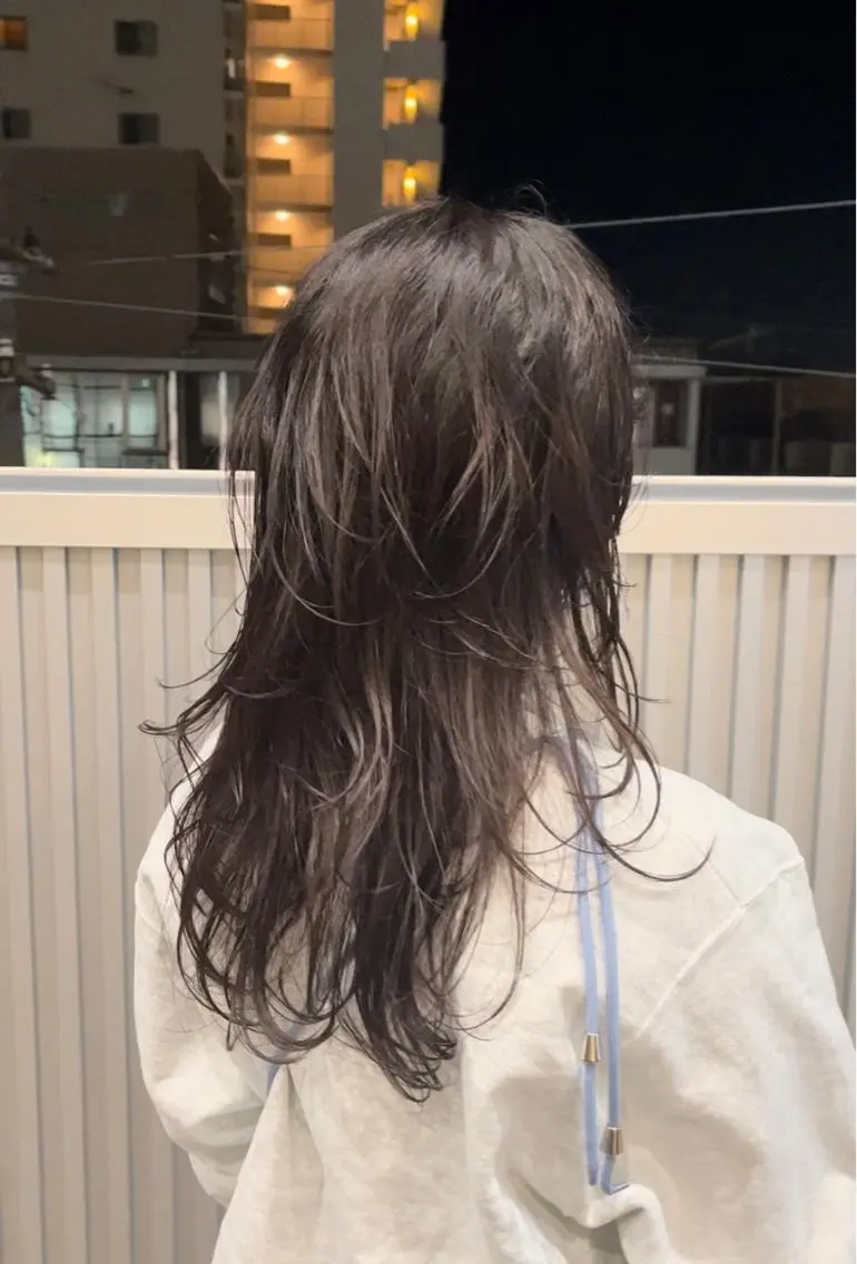 セミロング レイヤーカット 福田 しずくのヘアスタイル