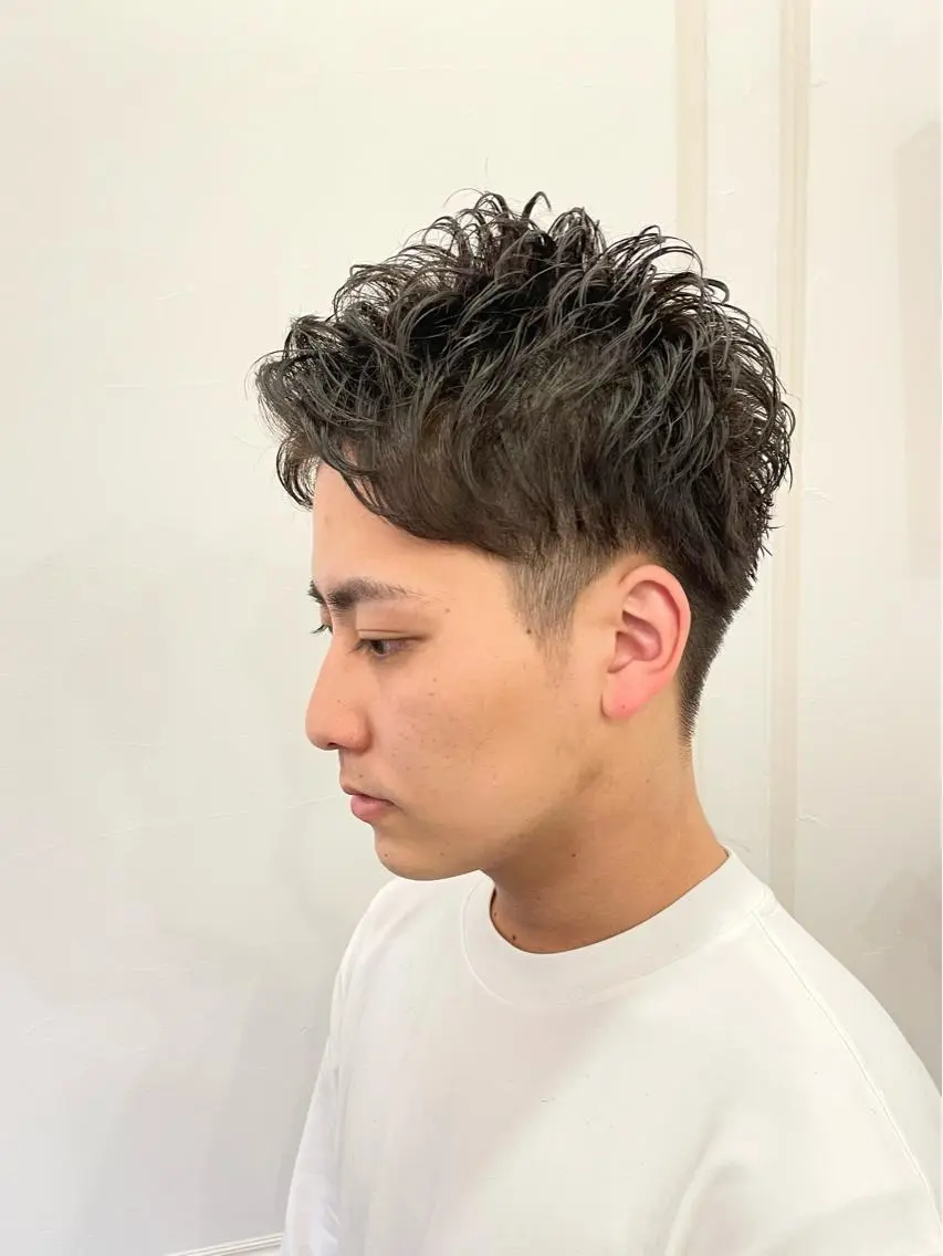 ショート パーマ 【24時まで営業✨】 吉本　成樹のヘアスタイル