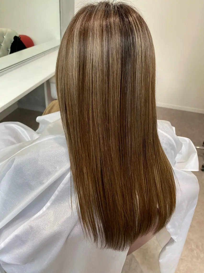 ロング カラー ハイライト&ブリーチ 💇🏼‍♀MAHOのヘアスタイル