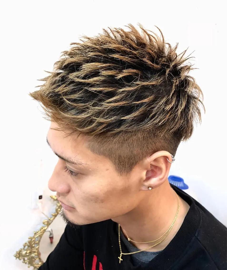 カラー パーマ メンズ メンズブリーチ ブリーチ カット トリートメント 佐藤 輝幸のヘアスタイル