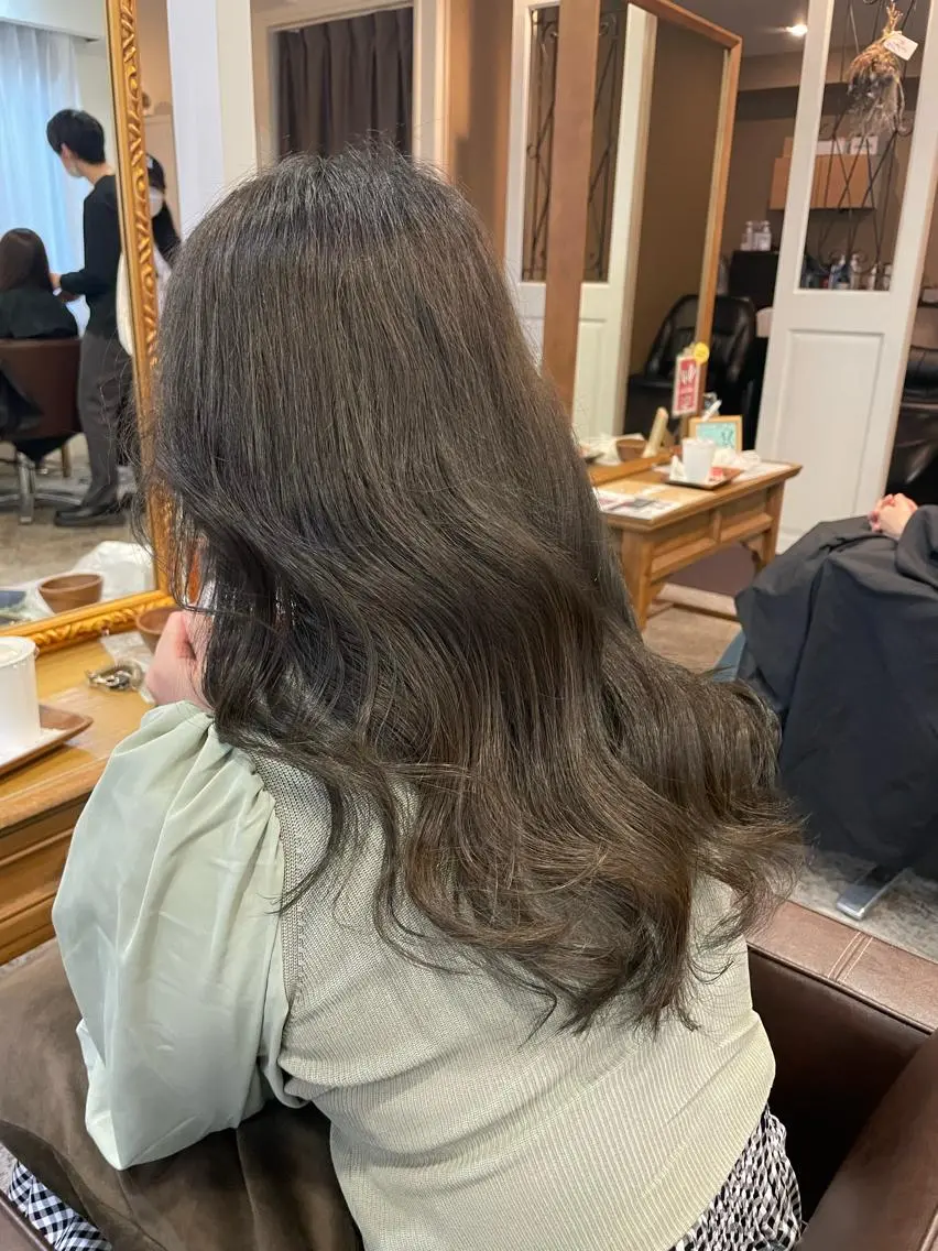 ロング カラー ヘアアレンジ グレージュ オリーブグレージュ オリーブグレー カット ヘアカラー トリートメント 髪質改善特化 🫧松野力也のヘアスタイル