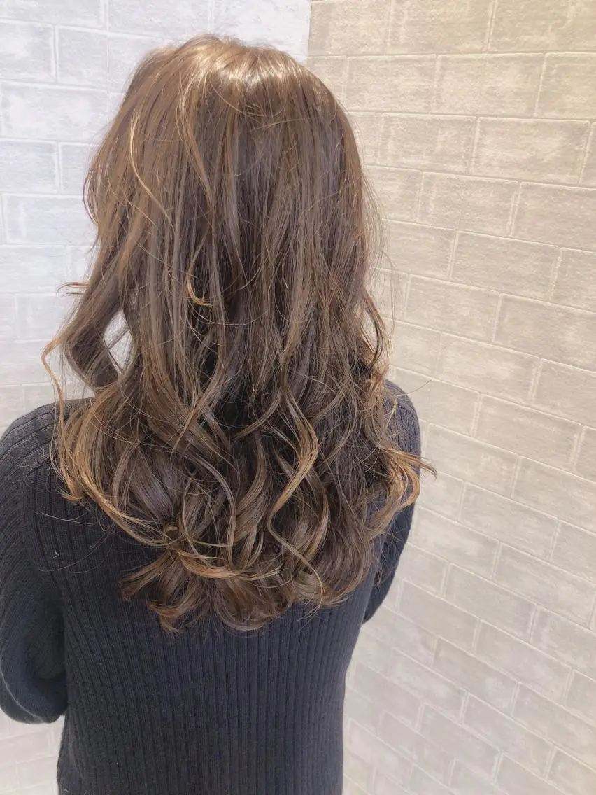 ロング カラー ヘアアレンジ ハイライトカラー ハイライト レイヤーカット 久保田 茜のヘアスタイル