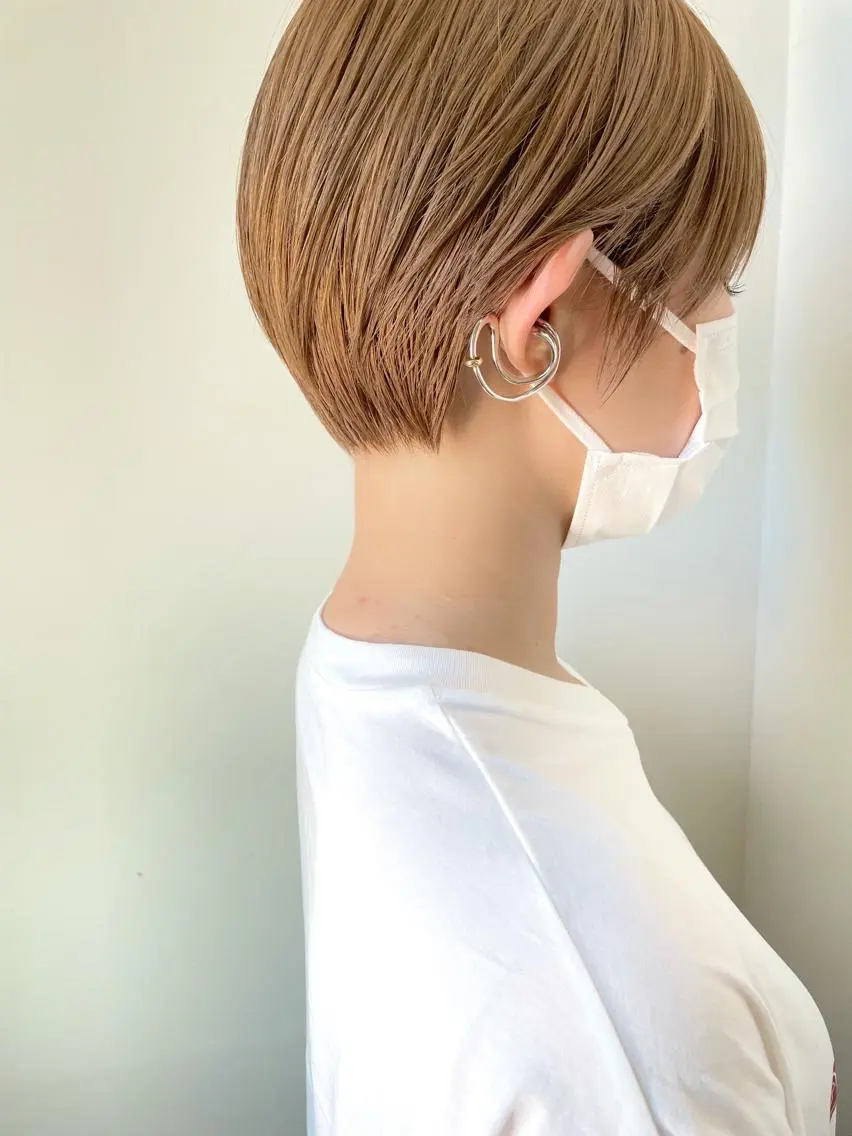 ショート カラー ショートボブ アッシュ ハイライトカラー ハイトーンカラー イルミナカラー 江上拓郎/ショート /酸性ストレートのヘアスタイル