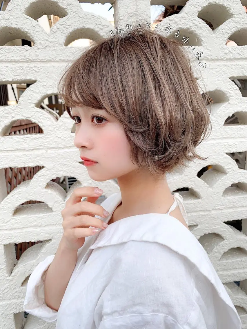ショート カラー パーマ ショートヘア 外ハネヘア 大人かわいい💍🤍 ボブ/ショートボブのヘアスタイル