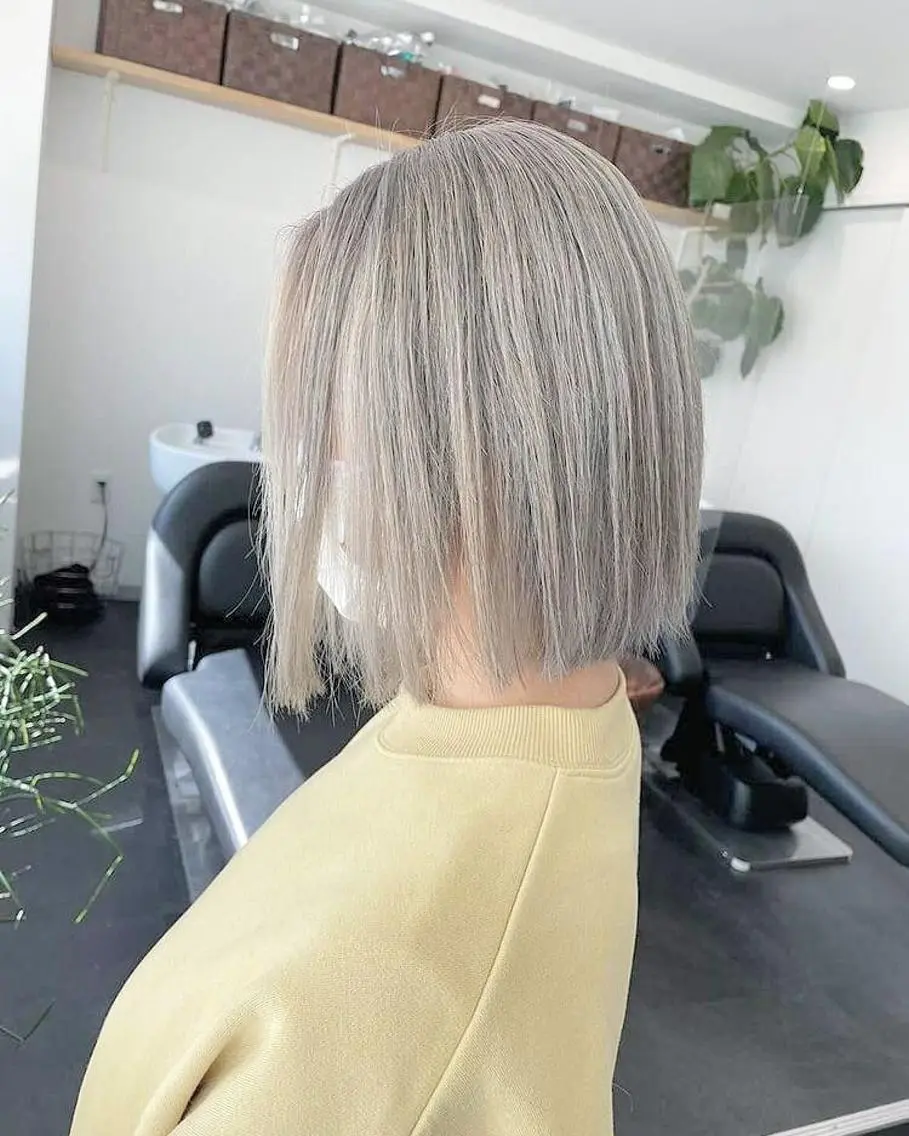 ミディアム カラー ブロンド ホワイトブロンド RU RIのヘアスタイル