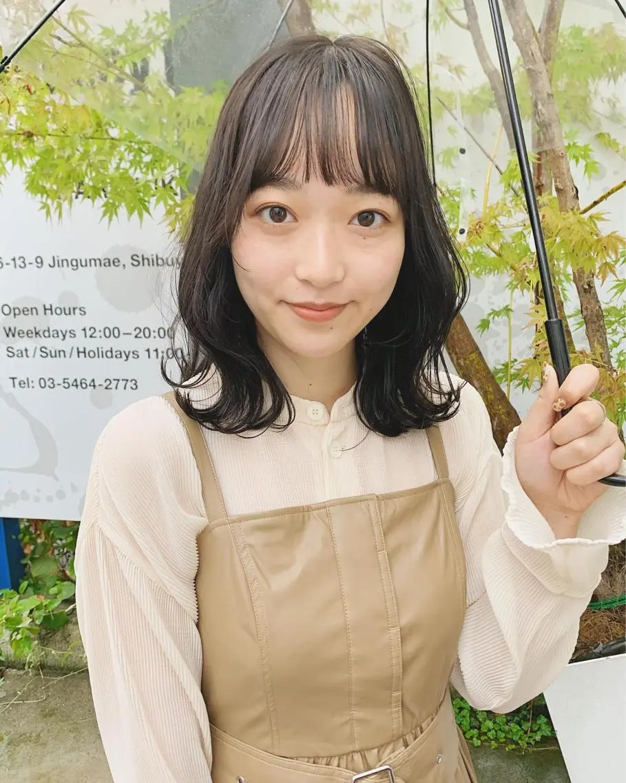 ミディアム カラー ネイル ハイトーンボブ 前田 表参道　グレージュのヘアスタイル
