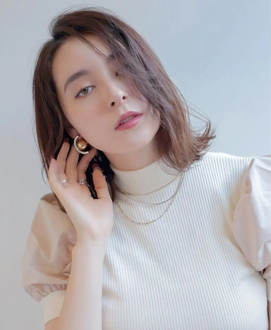 ミディアム カラー レイヤー🇰🇷小顔 見せ顔周り💕トモミのヘアスタイル