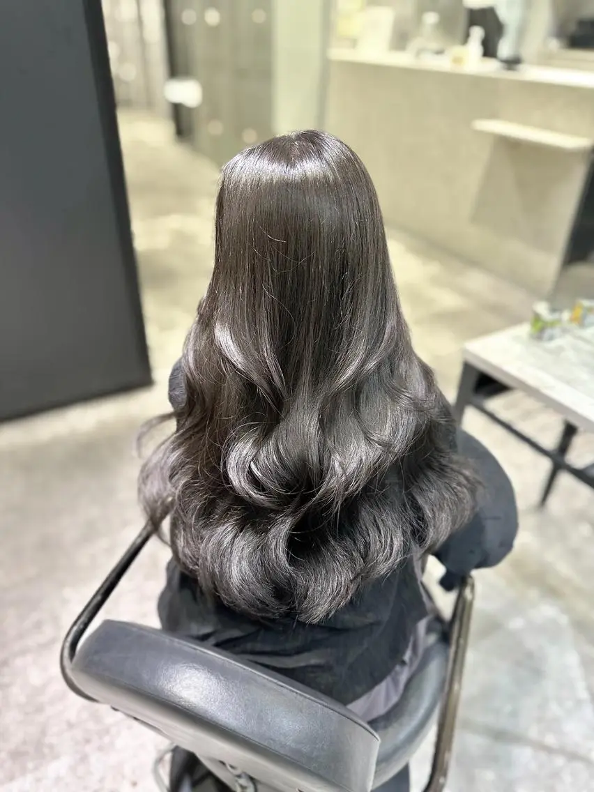 ロング カラー ヘアアレンジ カット ヘアカラー トリートメント _WHITE 難波本店のヘアスタイル