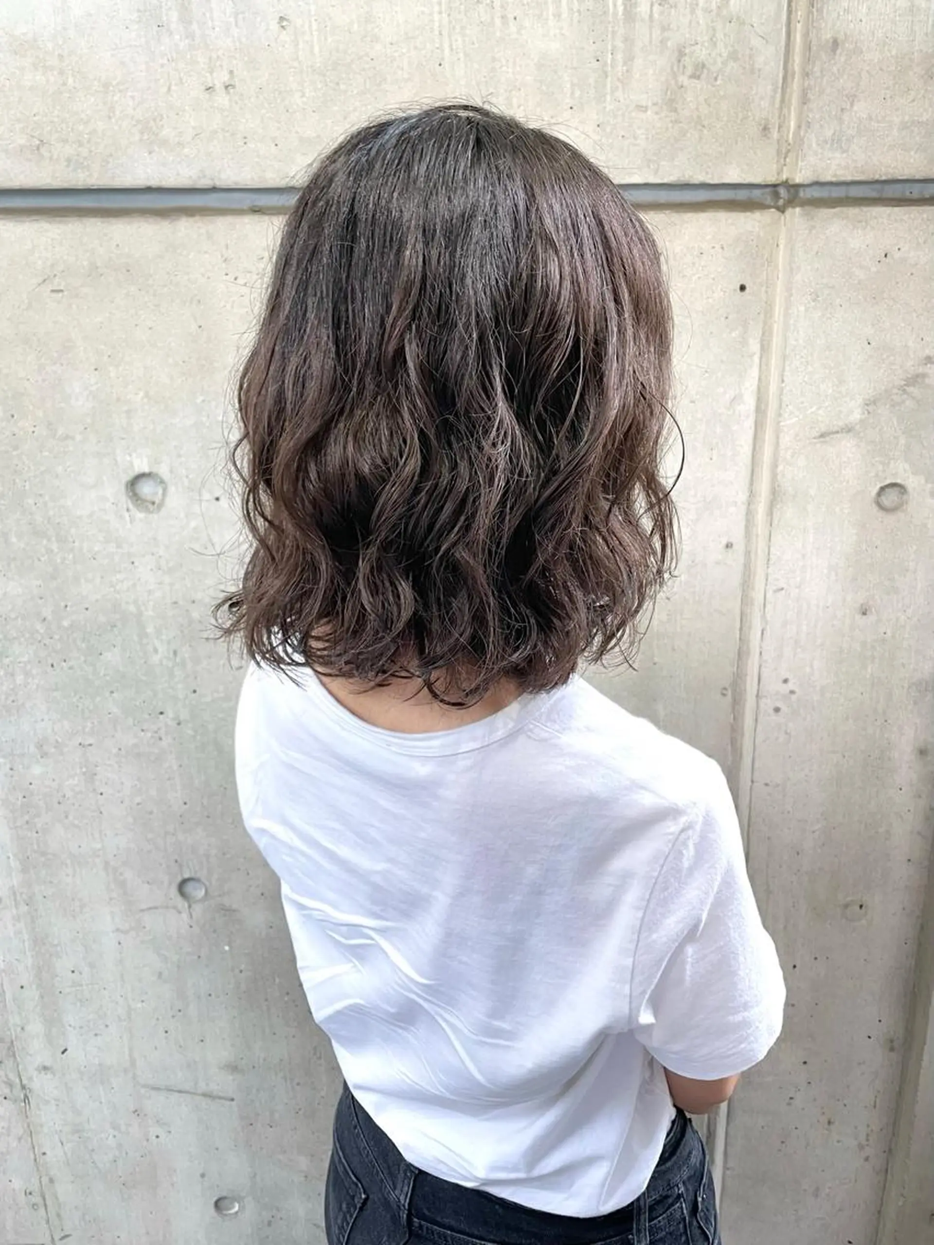 ミディアム パーマ 切りっぱなしボブ ミディアムパーマ ボブ ウルフカット カット パーマ トリートメント 銀座No.1髪質改善 縮毛矯正/本木のヘアスタイル