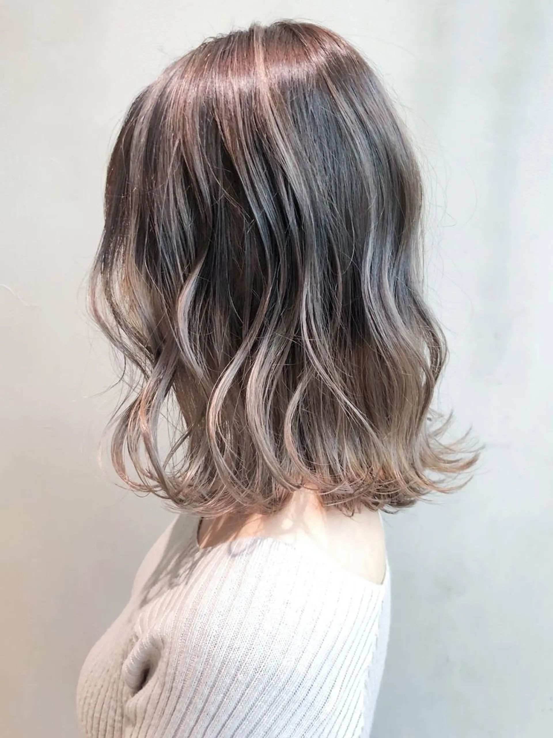 ミディアム カラー パーマ ヘアアレンジ グレージュ ミルクティーグレージュ ITbyALBUM 浦和店のヘアスタイル