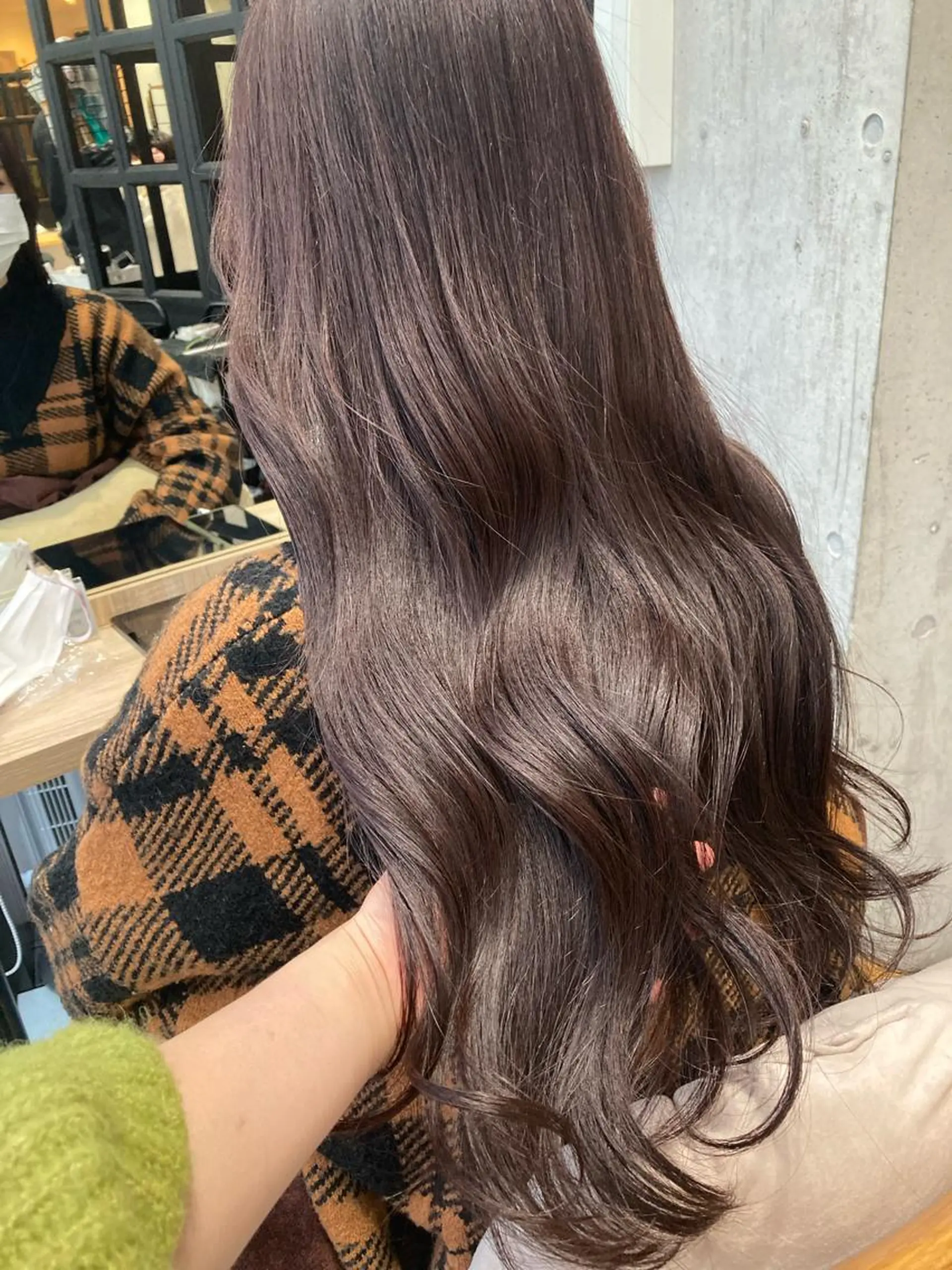 ロング ✨色持ちの良い艶 カラー✨蟹江真世のヘアスタイル