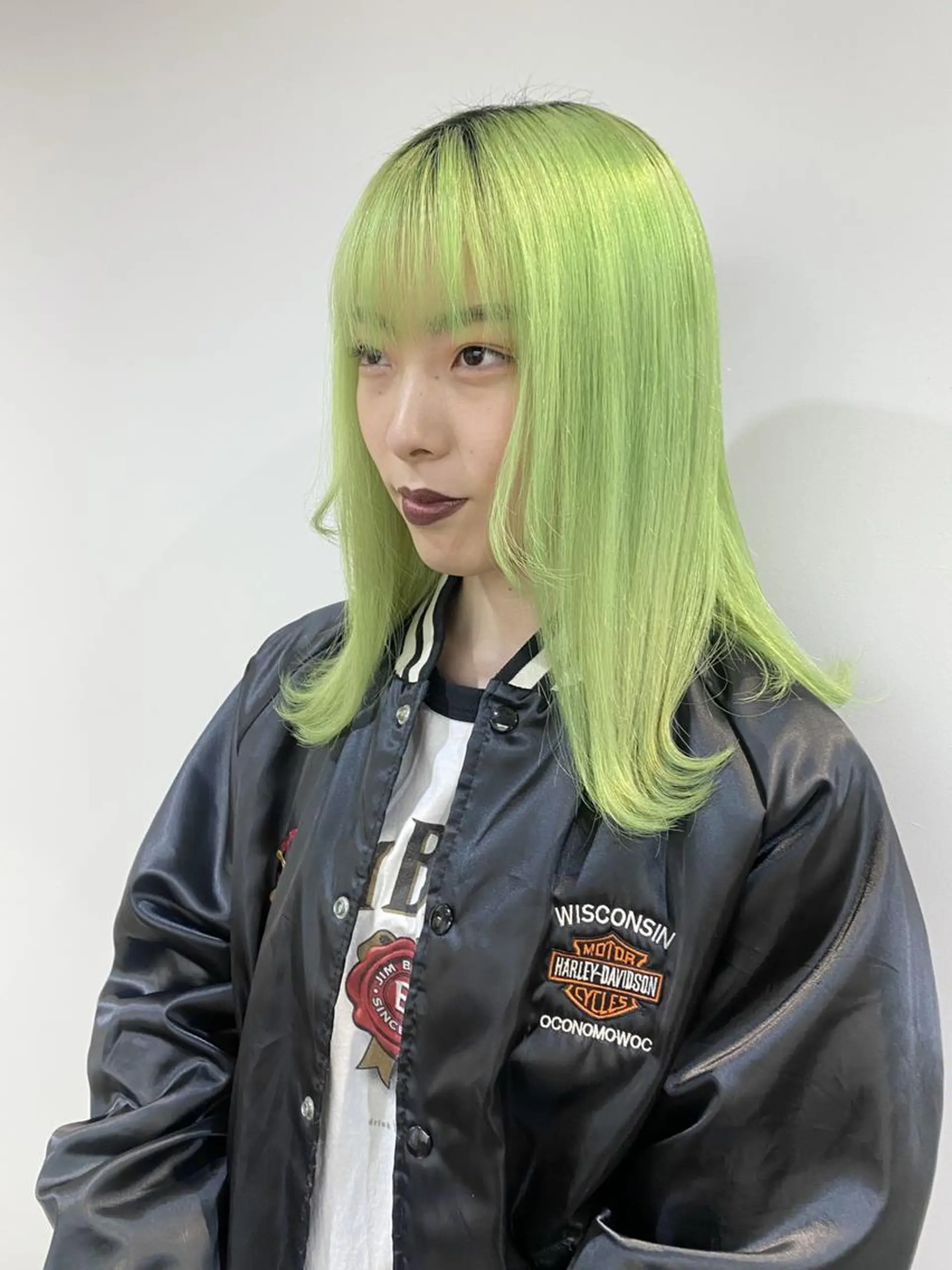 ミディアム サイレント美容師 アイリィのヘアスタイル