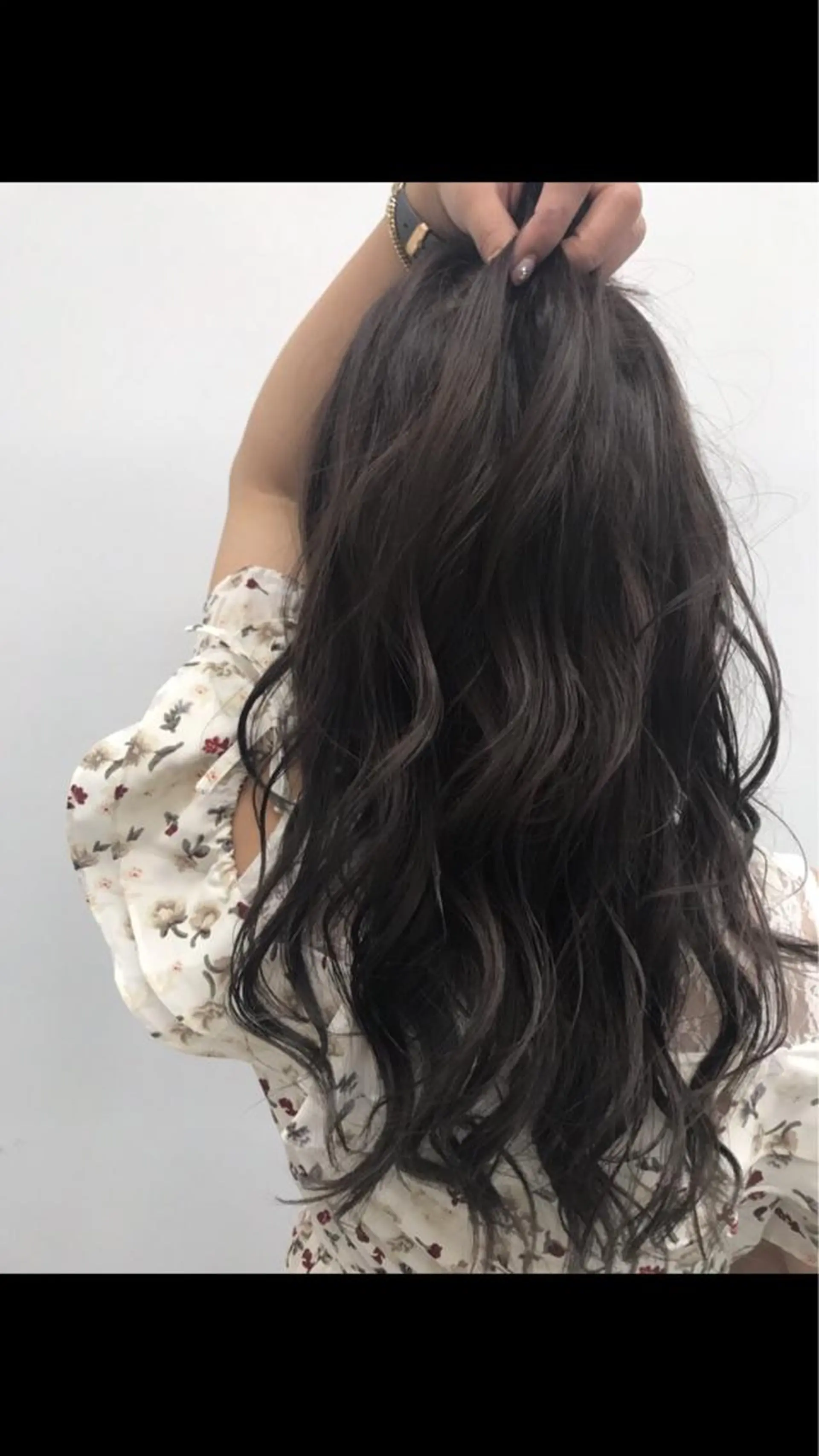 ロング カラー アッシュ ブルーカラー ブルーバイオレット バイオレットカラー バイオレットアッシュ ヘアカラー 野々村 麻由のヘアスタイル