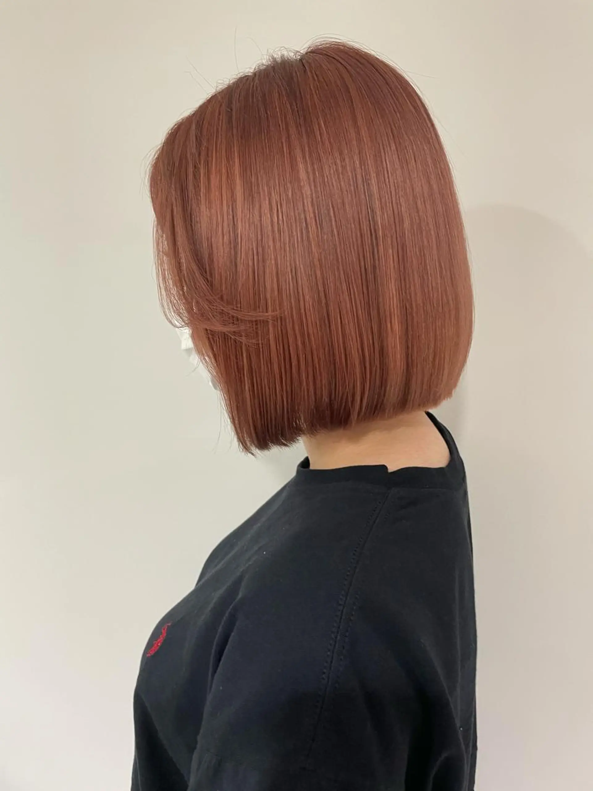 ショート アッシュ ボブ 太田ありさ クリーミーヘアカラーのヘアスタイル