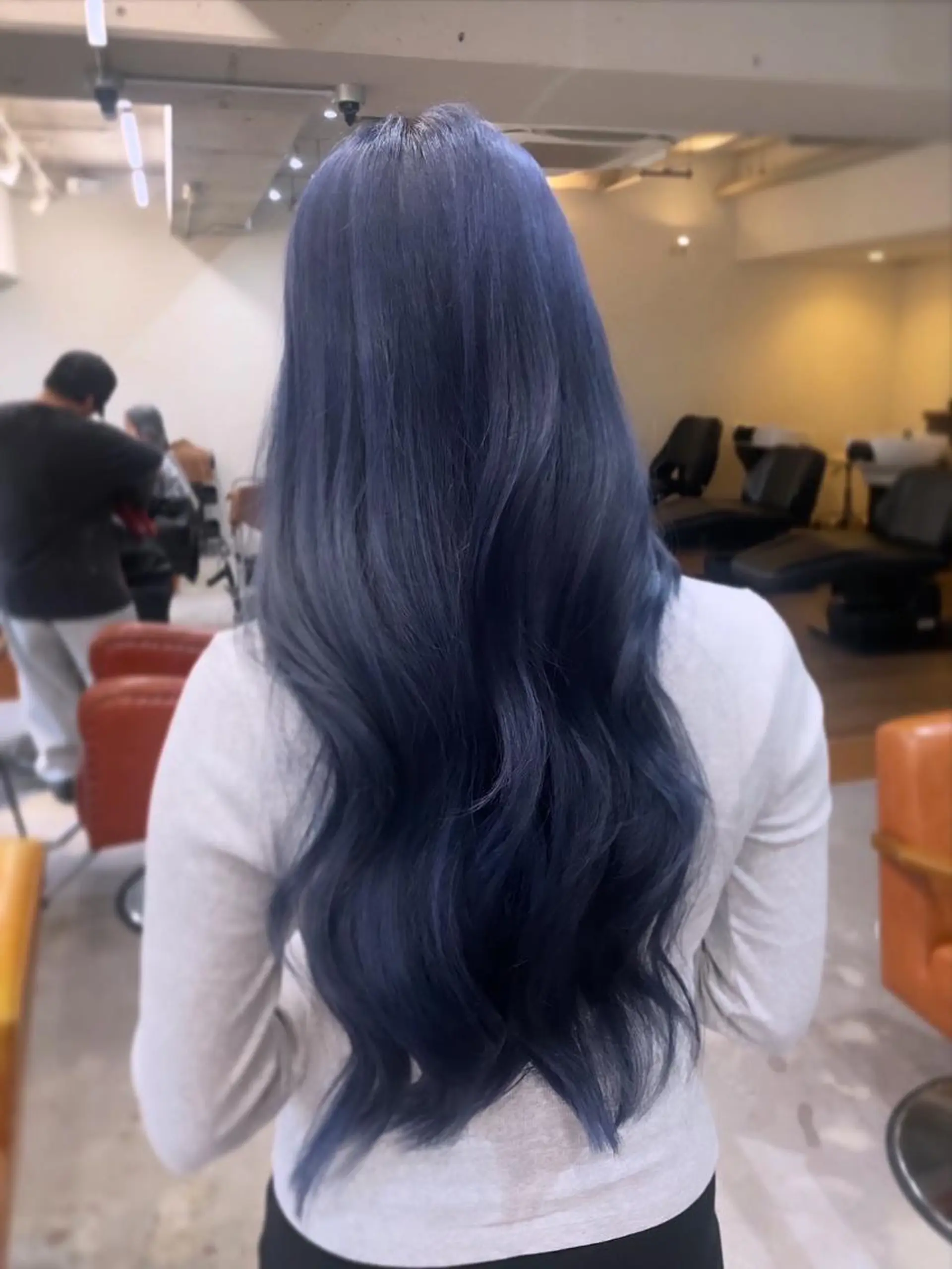 ロング カラー ショートボブ バレイヤージュ ベージュカラー 黒髪 ブリーチ ヘアカラー トリートメント ili 梅田のヘアスタイル