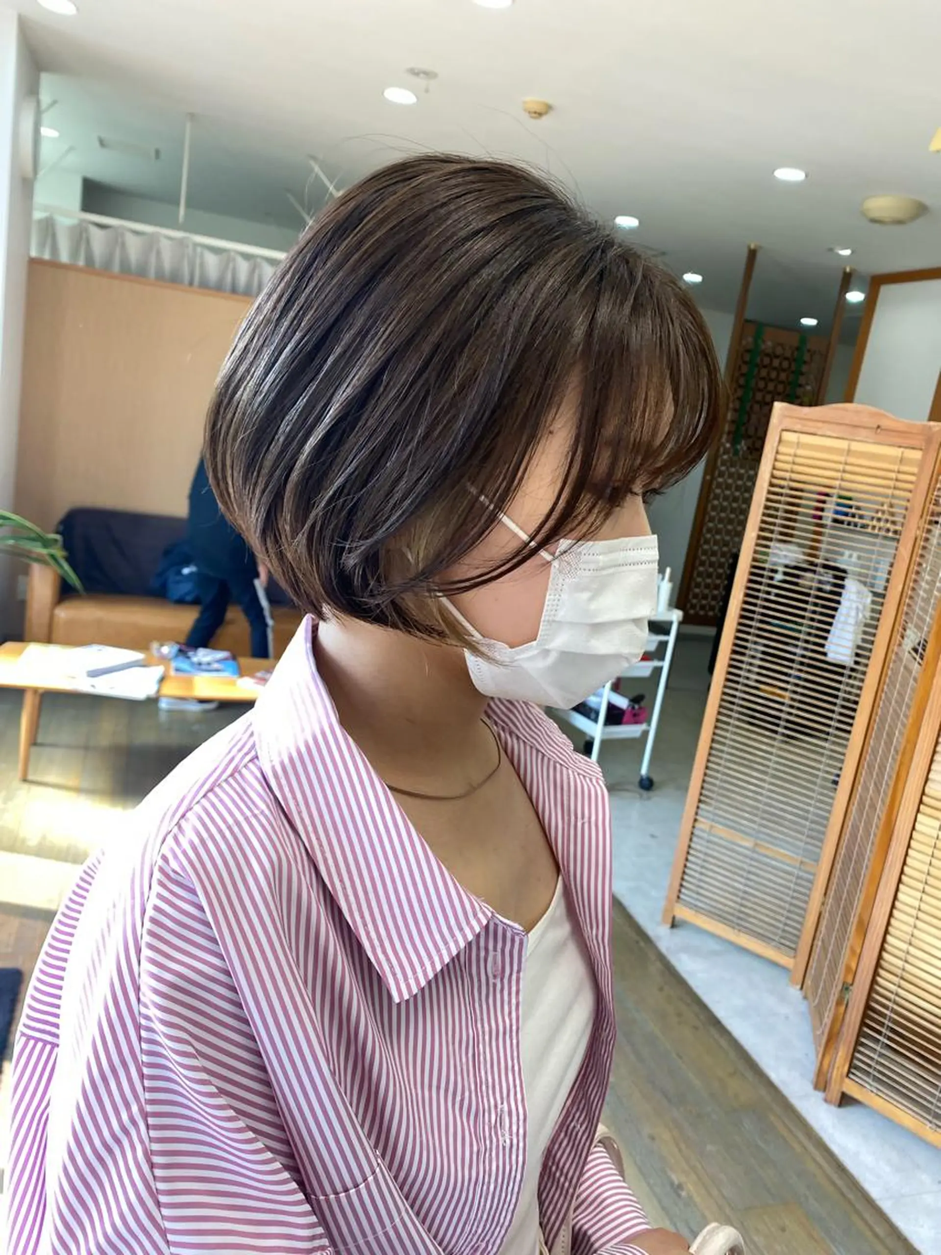 ショート ブリーチカラー🫧 森　凪沙のヘアスタイル